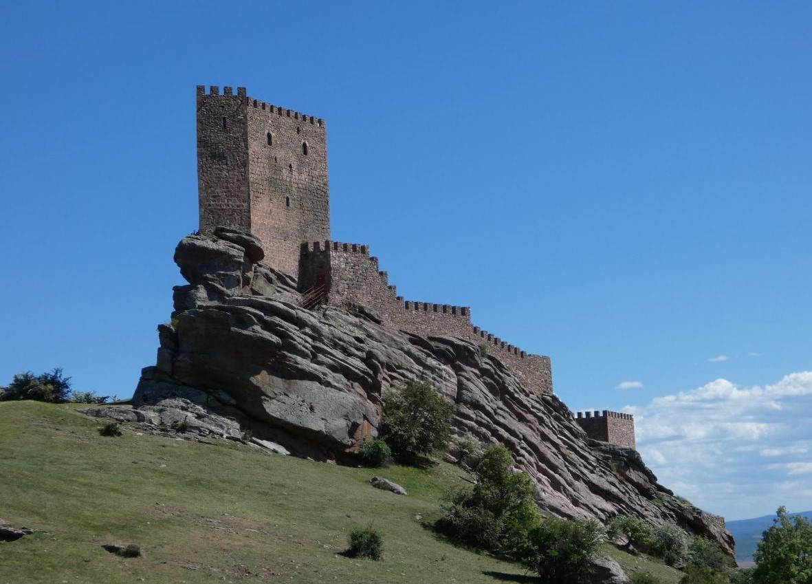 foto castillo en roca