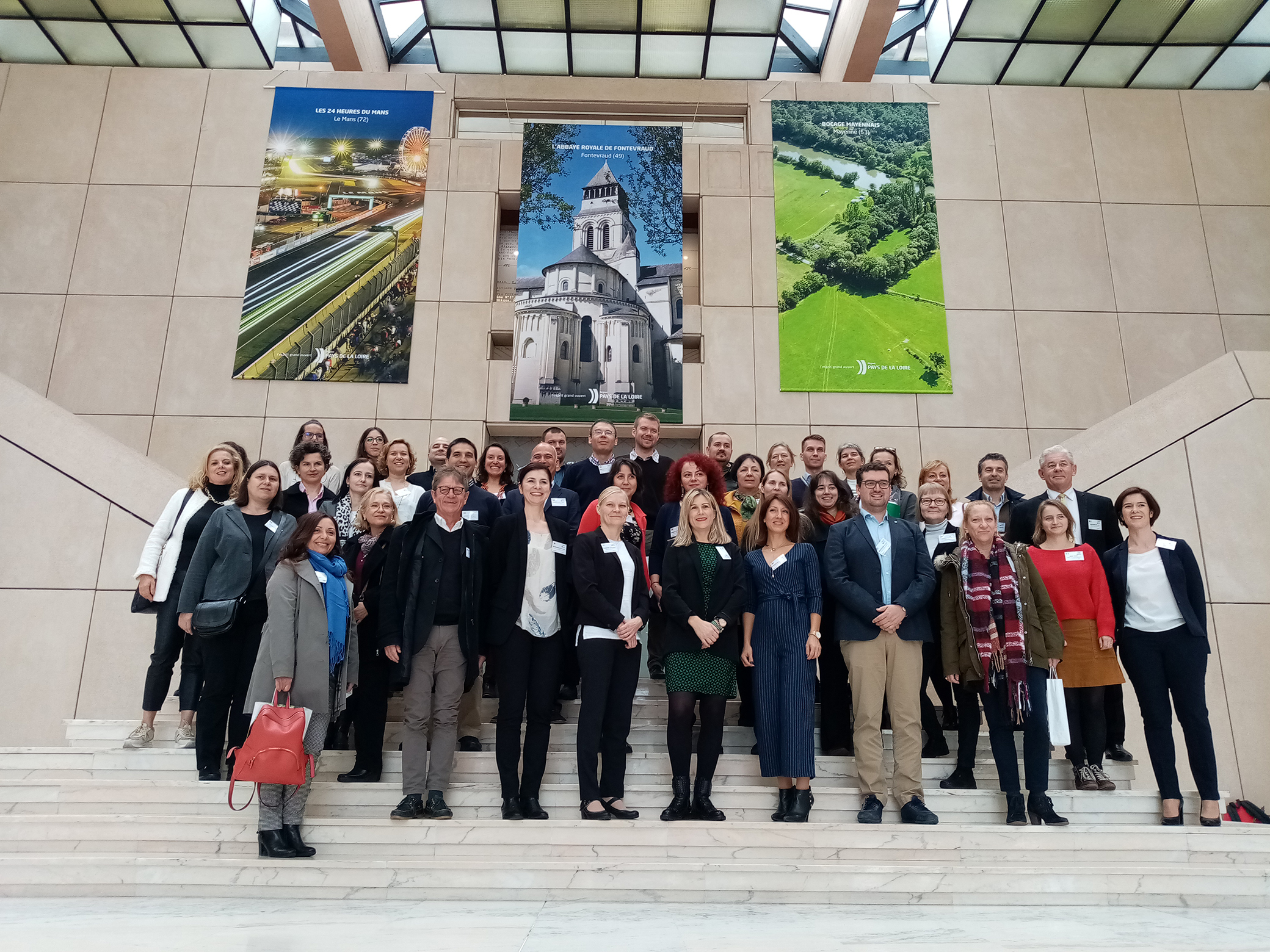 Fotografía de los miembros del programa en Francia, junio de 2019