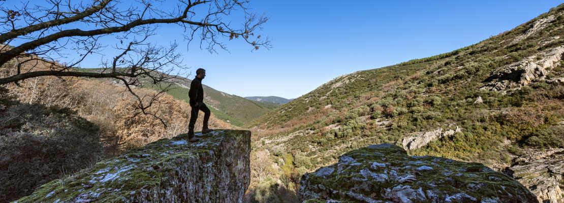 Paisaje de la Garganta de las Lanchas con una persona